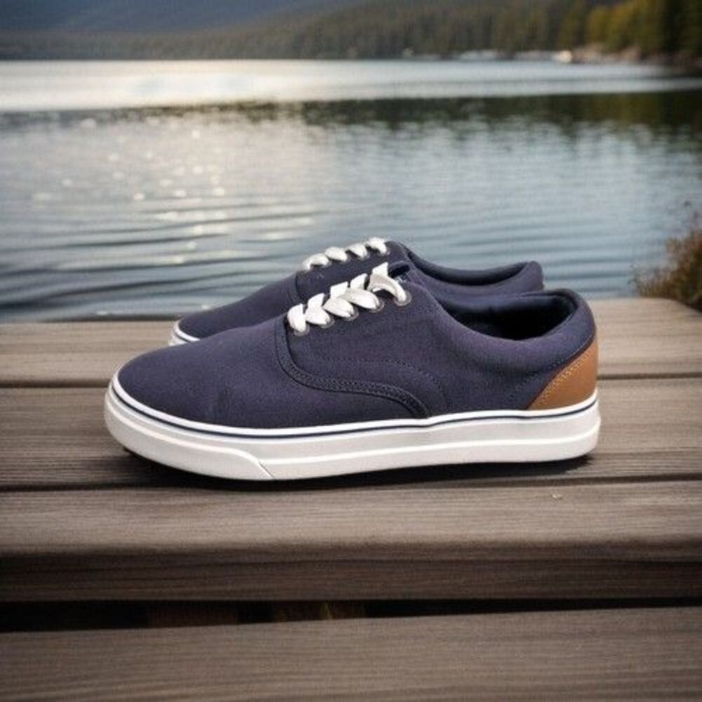 CHAPS CHACE CANVAS LACE UP SNEAKERS MEN'S SIZE 9 BLUE/WHITE BRAND NEW